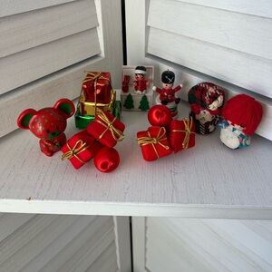 VTG CHRISTMAS ORNAMENTS HOLIDAY